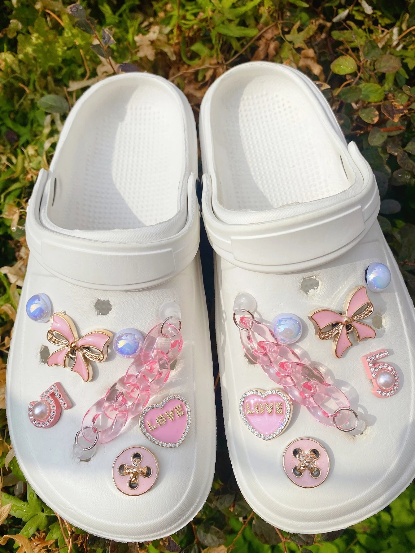 16 DIY detachable shoe accessories, a multi-functional shoe clip accessory suitable for women's sandals, slippers and beach bags