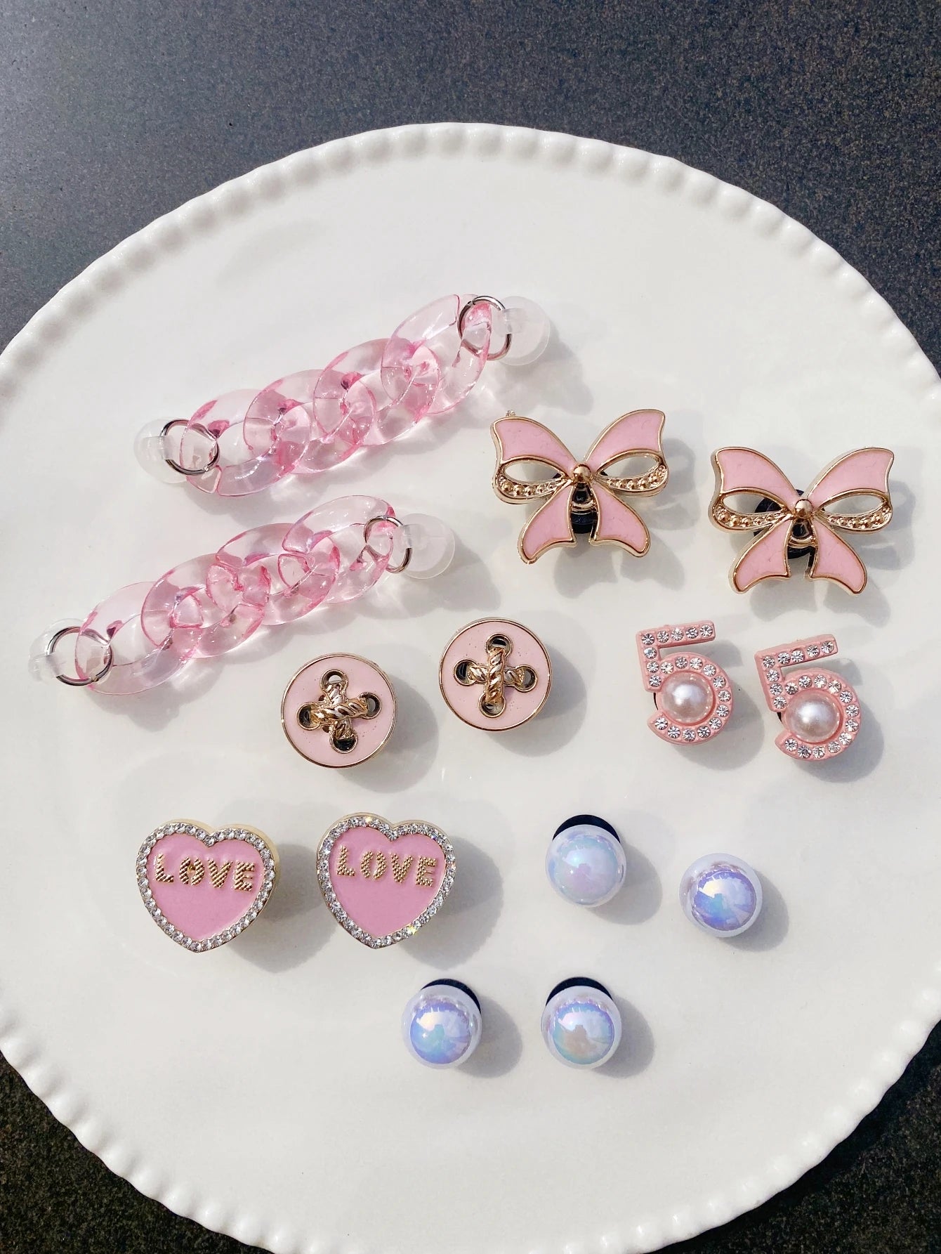 16 DIY detachable shoe accessories, a multi-functional shoe clip accessory suitable for women's sandals, slippers and beach bags