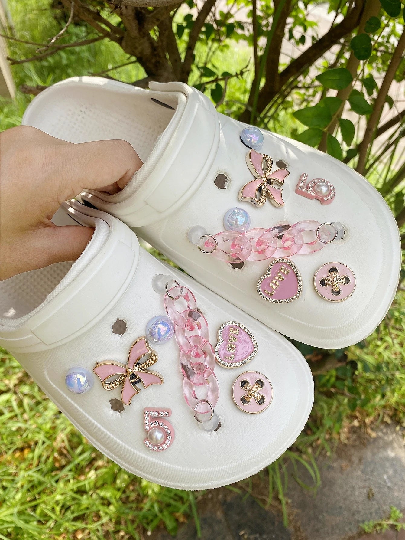 16 DIY detachable shoe accessories, a multi-functional shoe clip accessory suitable for women's sandals, slippers and beach bags